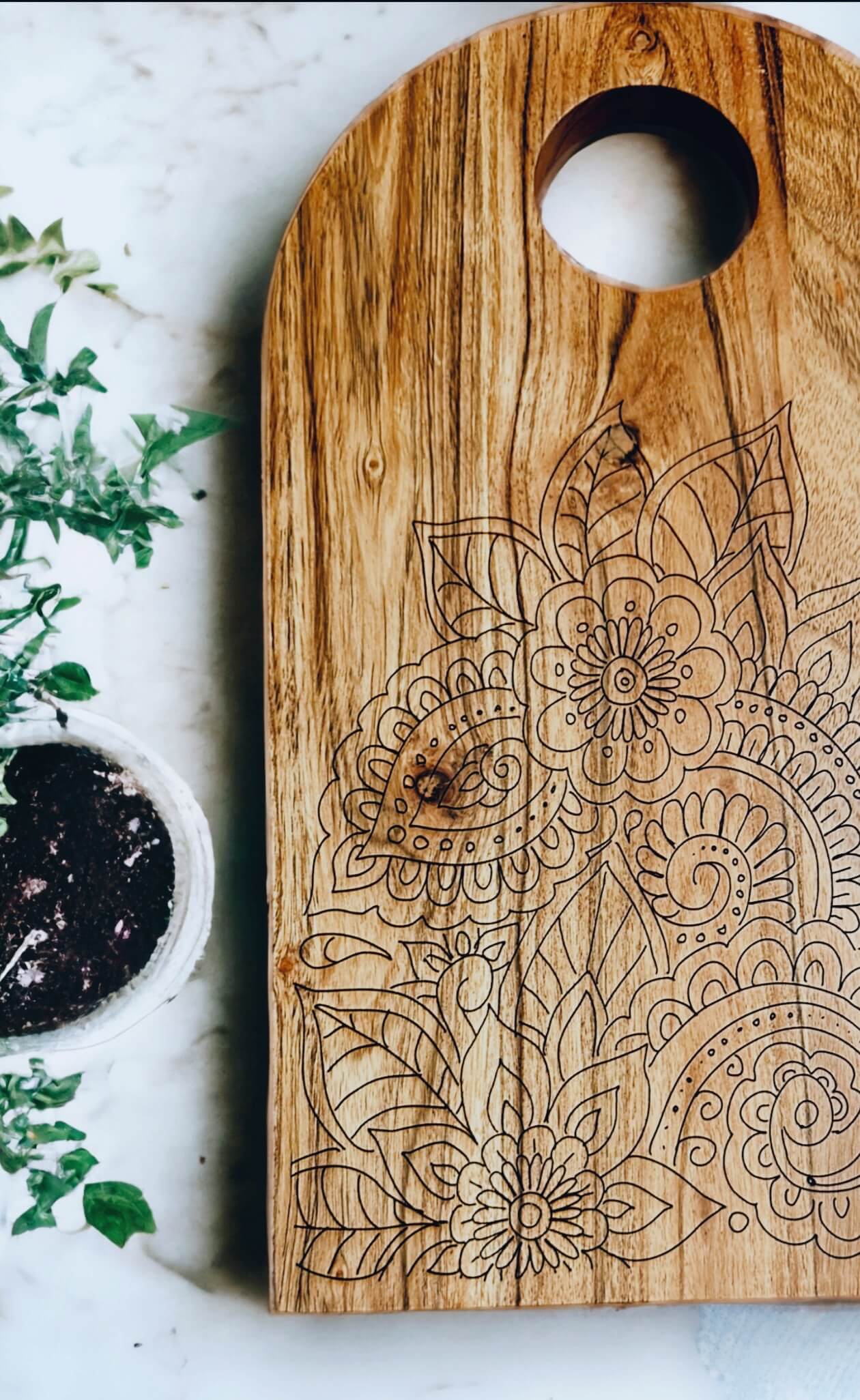 Round-Edged Acacia Wood Cutting Board with hand drawn design Tinted Heritage